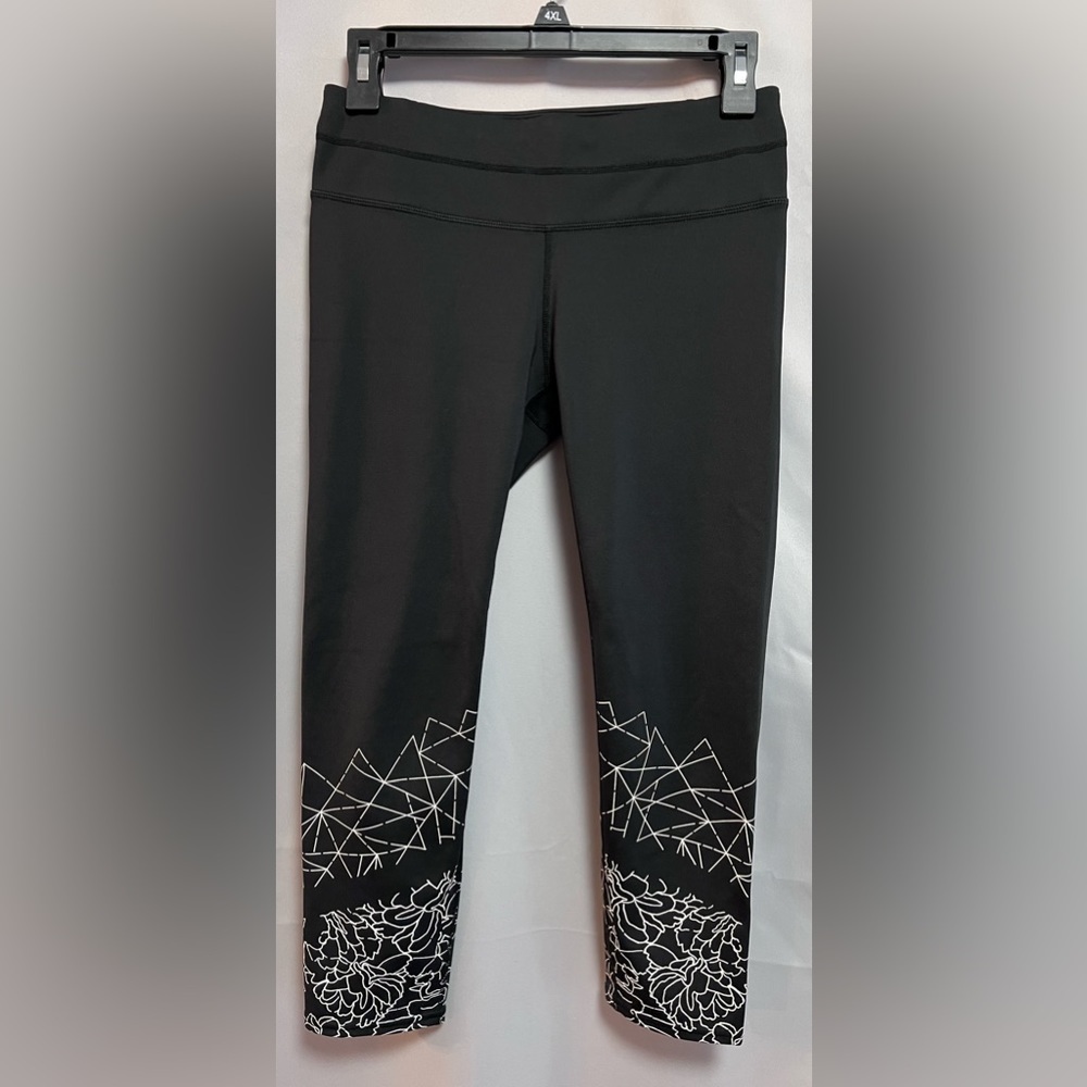 ATHLETA Sz Small black white Sonar floral geometric cropped workout legging